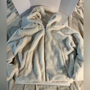 Angel Kiss Fleece sweatshirt. Super soft and thick size L